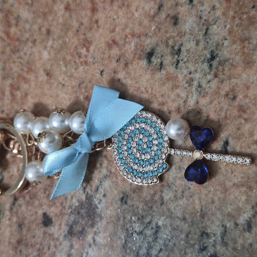 Lollipop Keychain with Pearls - Picture 6 of 6